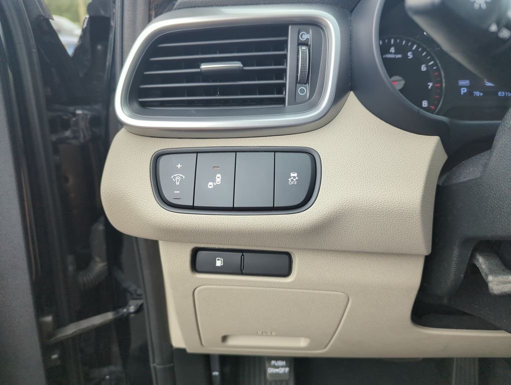 Used 2020 Black Kia LX image 20
