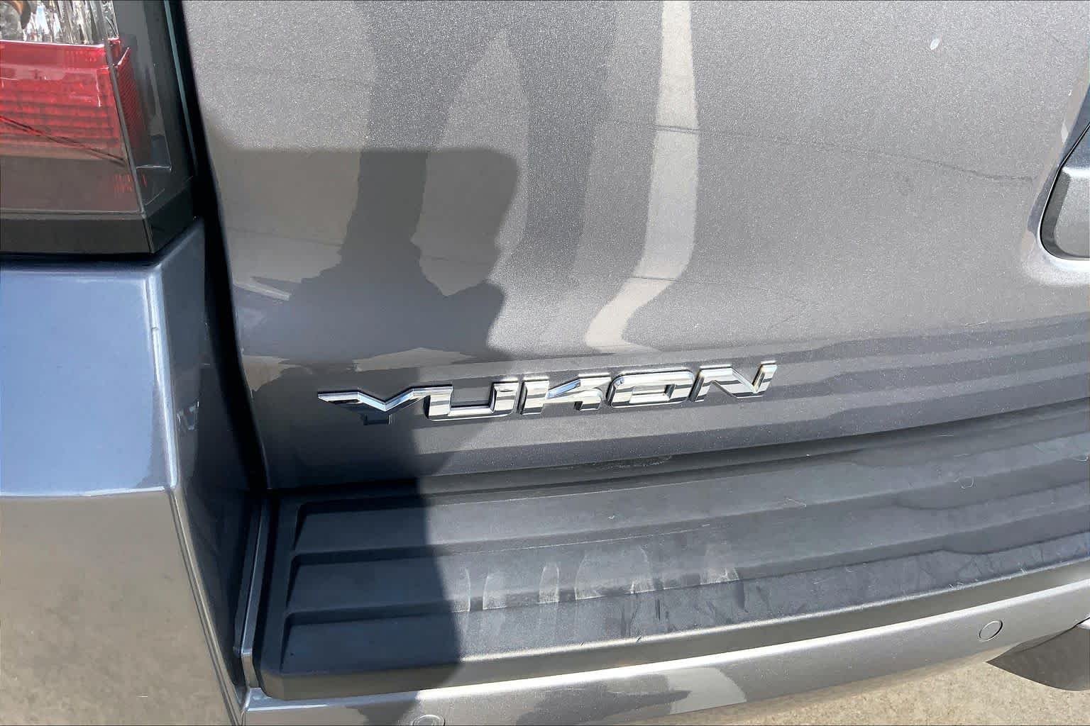 Used 2019 Satin Steel Metallic GMC SLT image 10