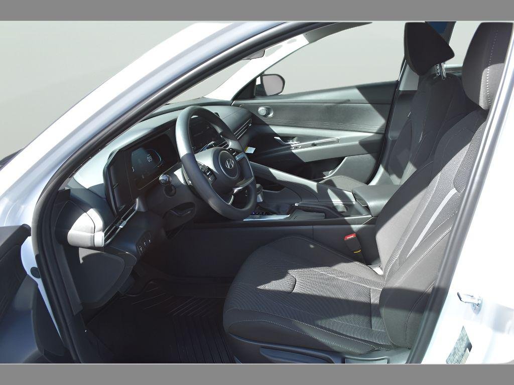New 2026 Serenity White Hyundai SE image 10