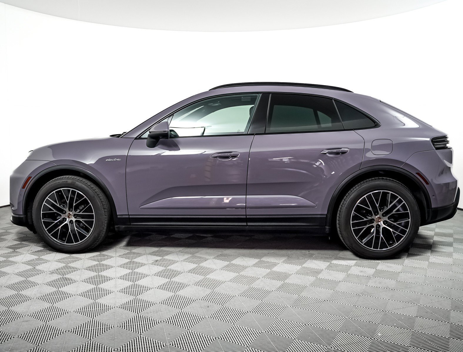 Certified 2025 Porsche Macan Base with VIN WP1AA2XA5SL001041 for sale in Riverside, CA