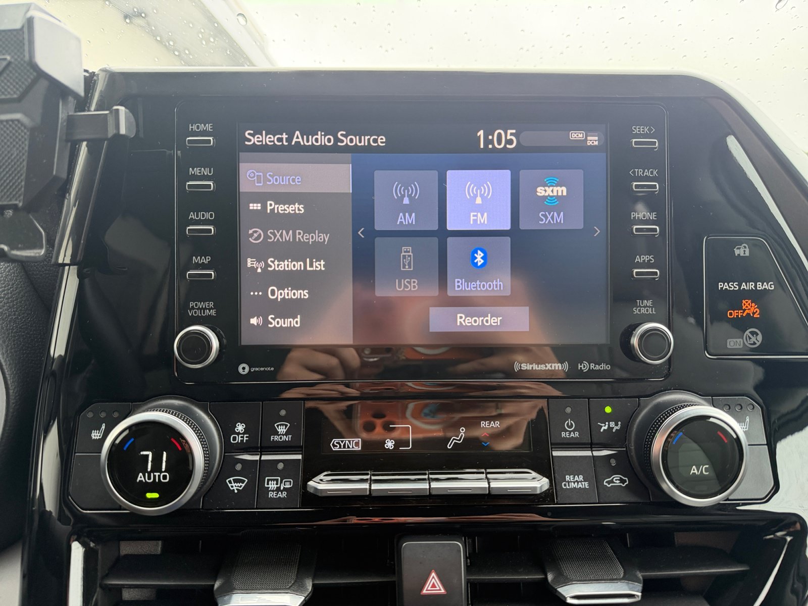 Used 2022 Amber Toyota XLE image 19