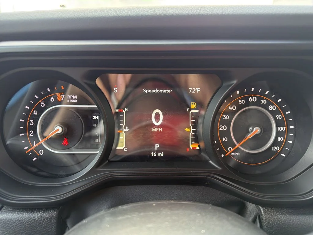 2026 Jeep Gladiator Sahara - Photo 34