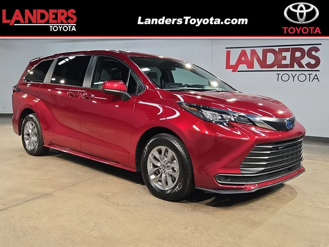 2025 Toyota Sienna LE