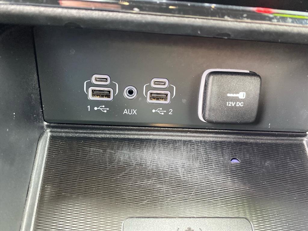 Used 2023 Velvet Red Pearlcoat Jeep Altitude image 13