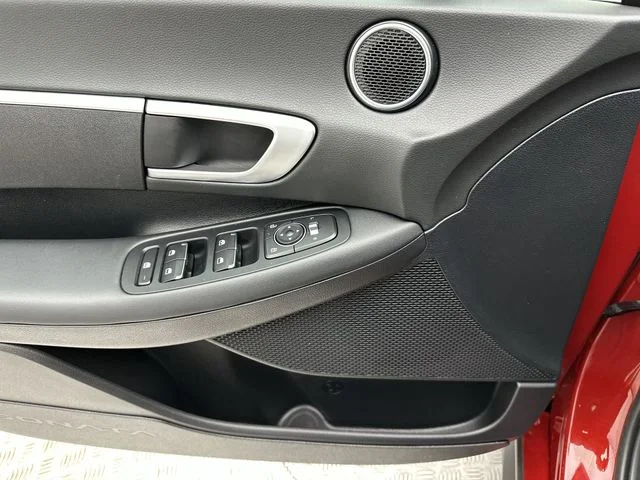 Used 2025 Red Hyundai SE image 13