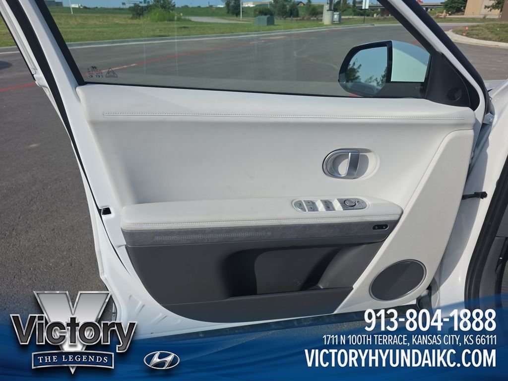 Used 2023 White Hyundai Limited image 10