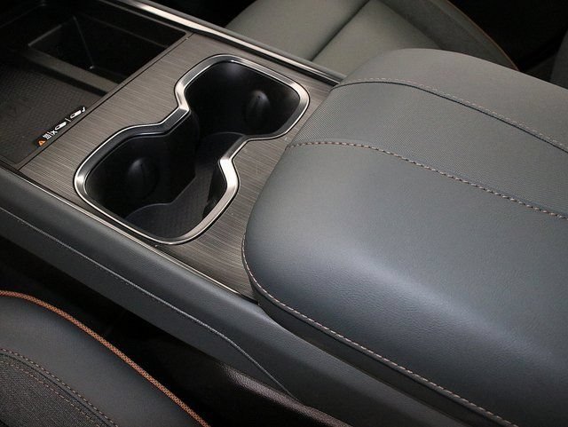 2026 GMC Acadia AT4 - Photo 24