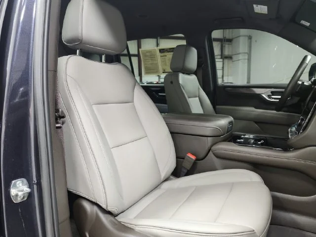Used 2026 Silver GMC Elevation image 39