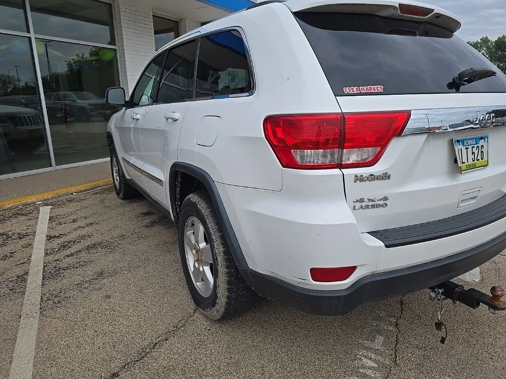 Used 2013 White Jeep Laredo image 2