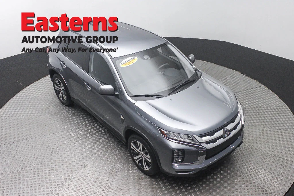 Used 2024 Gray Mitsubishi 2.0 ES image 3