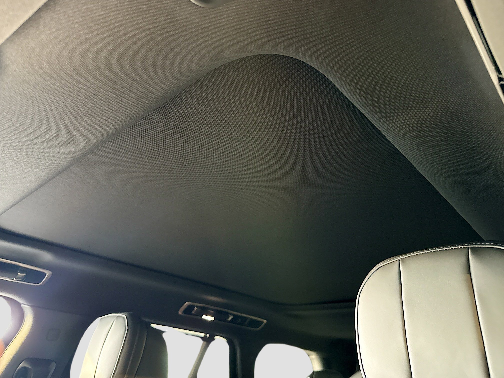 New 2026 Fuji White Land Rover SE image 26