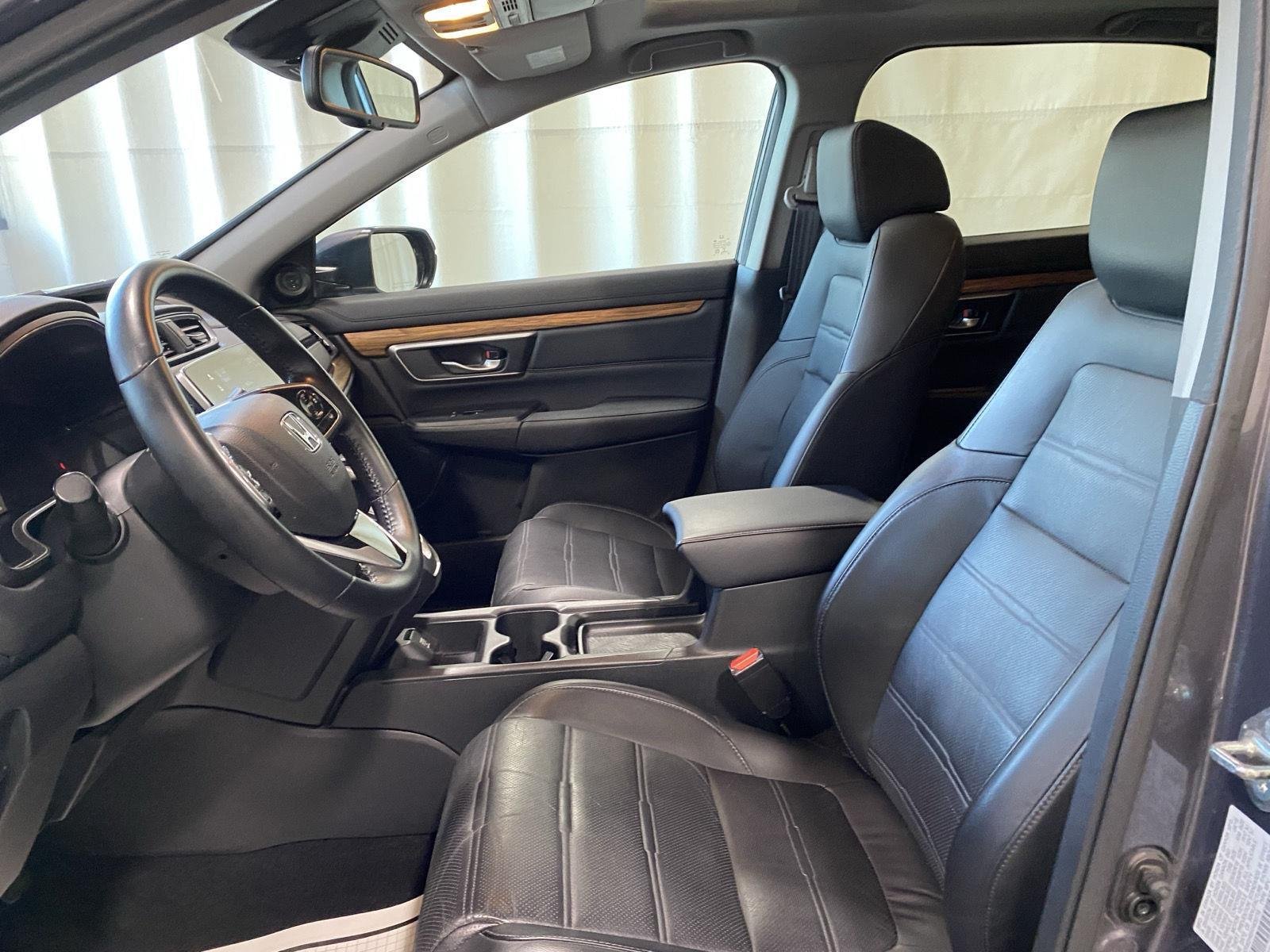 Used 2019 Modern Steel Metallic Honda Touring image 16