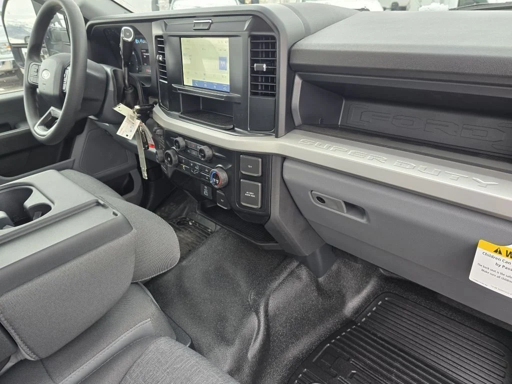 2025 Ford F-550 Super Duty Chassis Cab XL - Photo 32