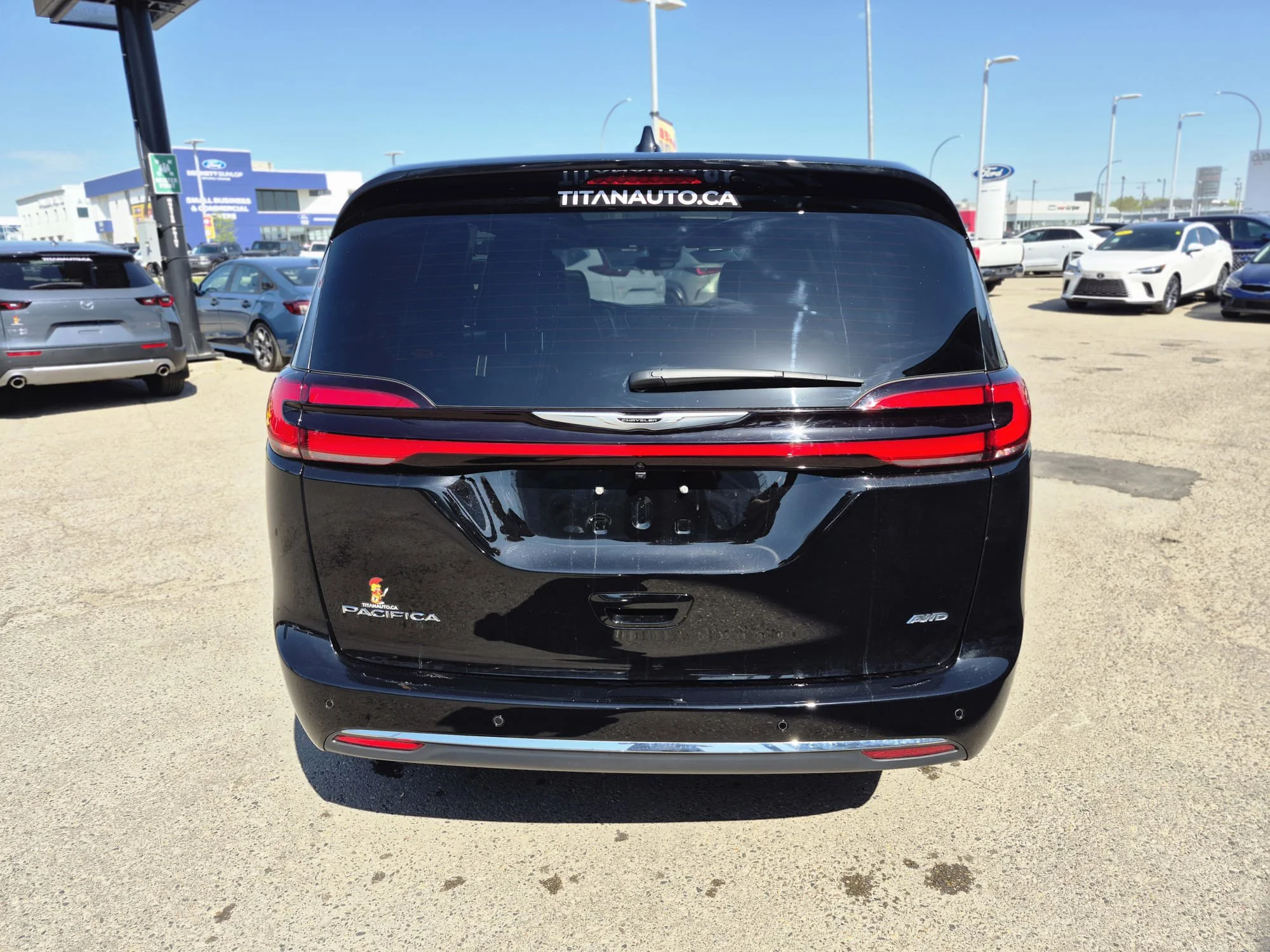 Certified Used 2026 Diamond Black Crystal Pearl Chrysler Select AWD*7 Pass | Adaptive Cruise | Remote Start | Htd Leather | Pano Roof | Htd Wheel | CarPlay image 15