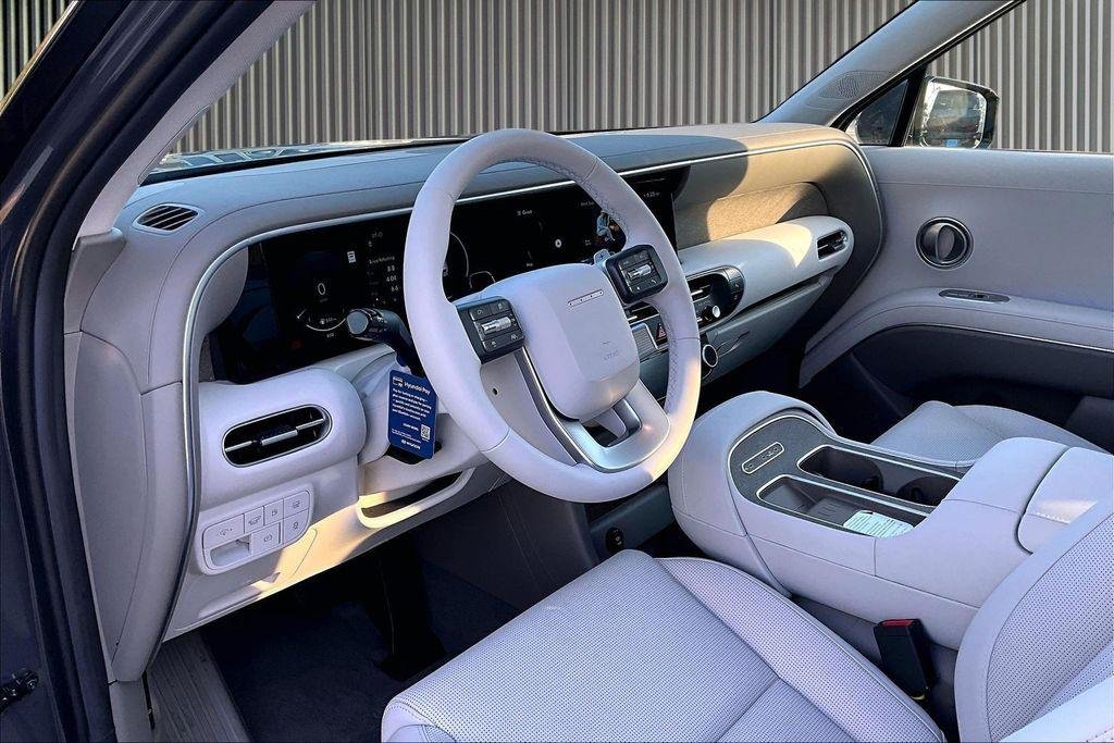 New 2027 Ecotronic Gray Pearl Hyundai SEL Premium image 7