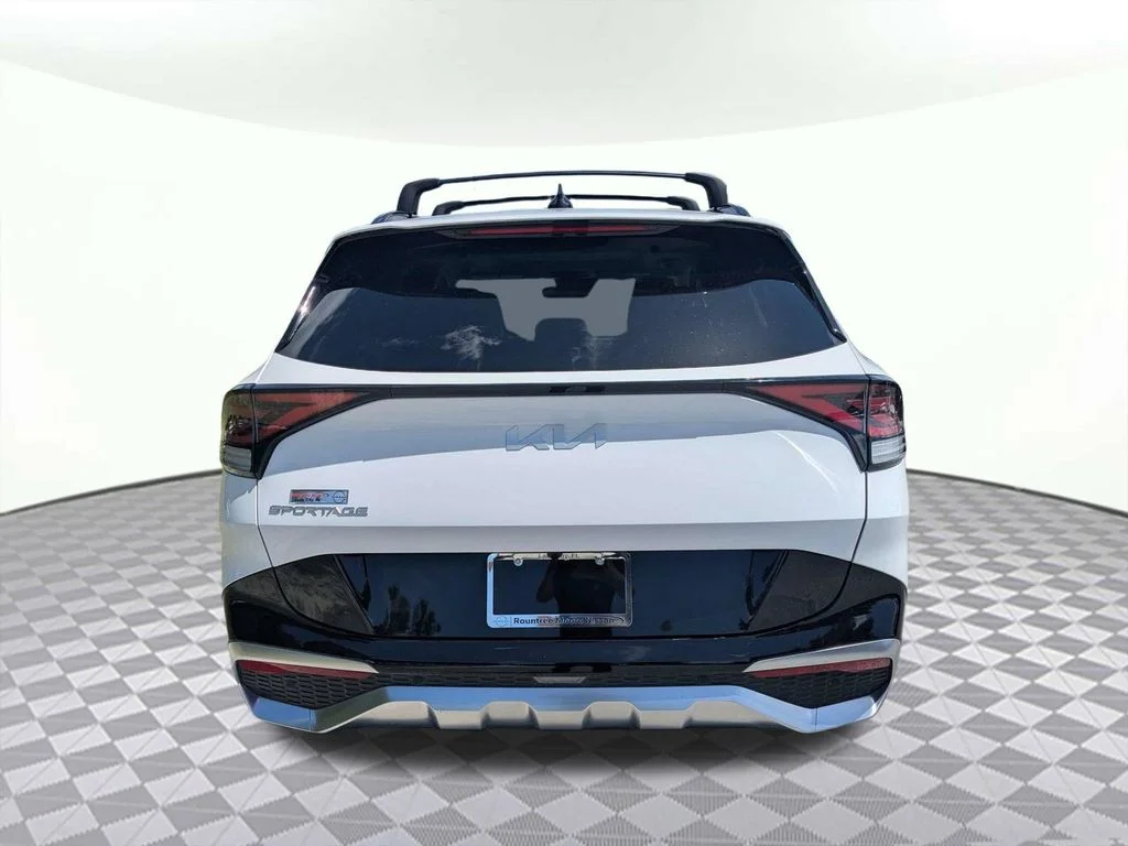 Used 2025 White Kia SX-Prestige image 4
