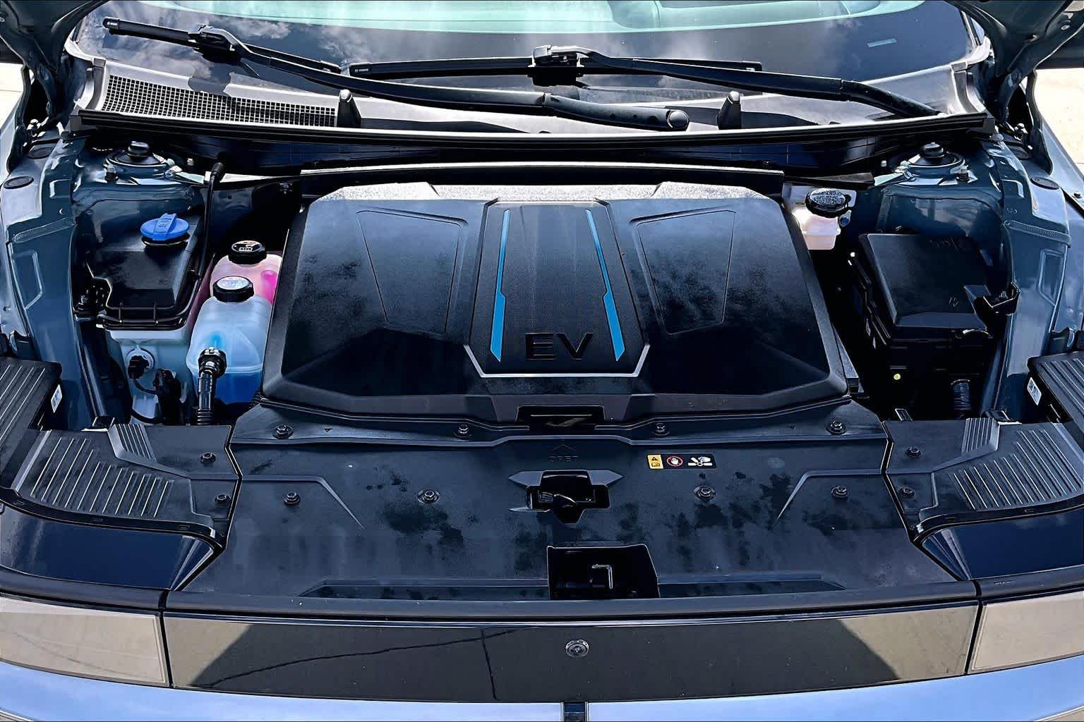 Used 2023 Digital Teal Hyundai Limited image 31