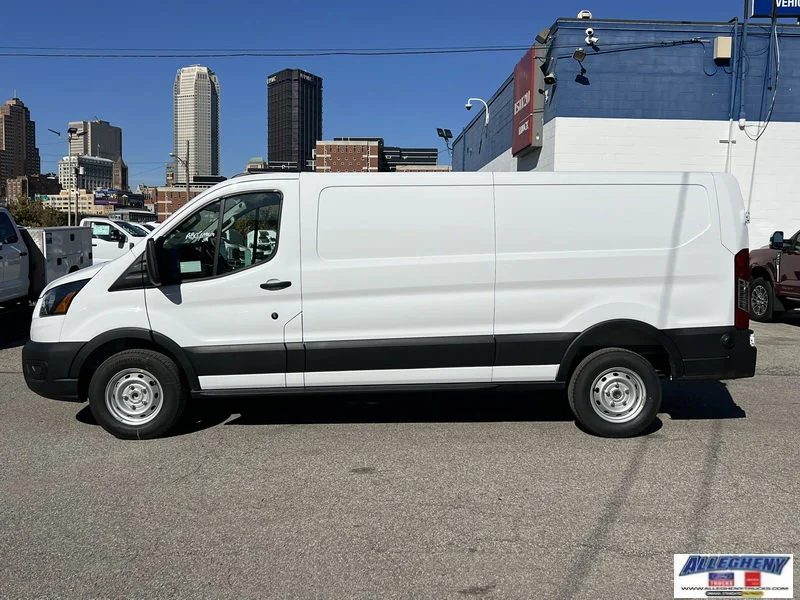 New 2027 Oxford White Ford T250 image 2