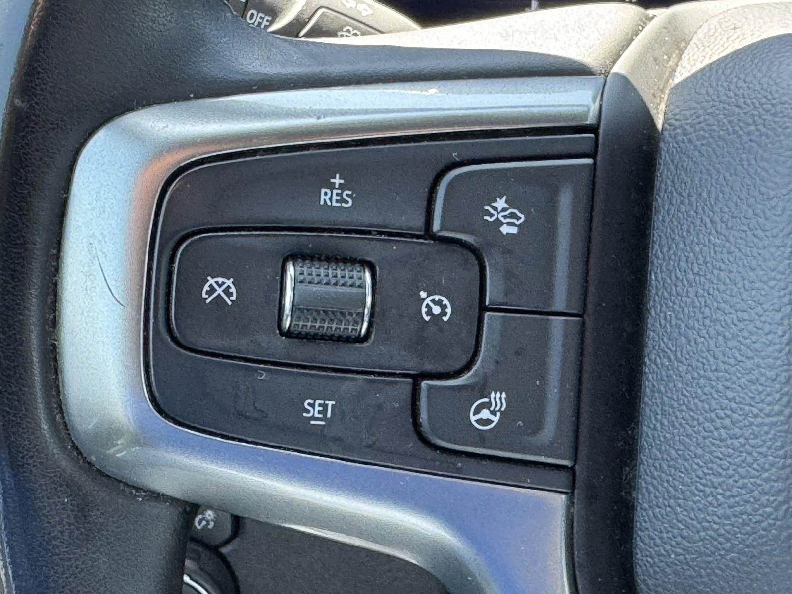 Used 2024 Summit White Chevrolet LT image 26