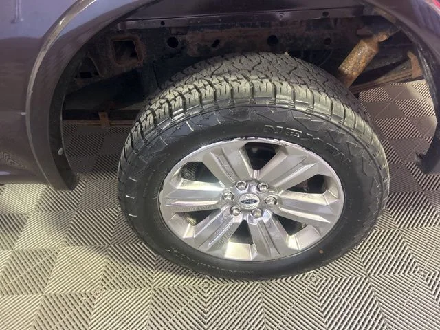 Used 2018 Red Ford Lariat image 44