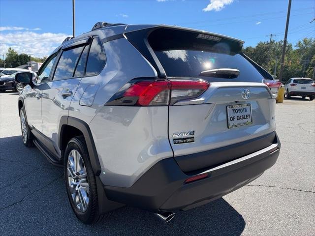 Certified Used 2025 SILVER SKY METALLIC Toyota  image 3
