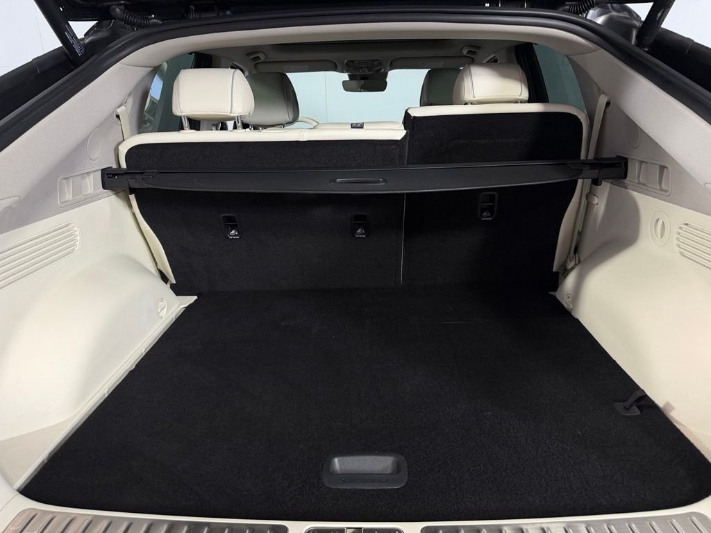 Used 2023 Black Genesis Advanced image 30