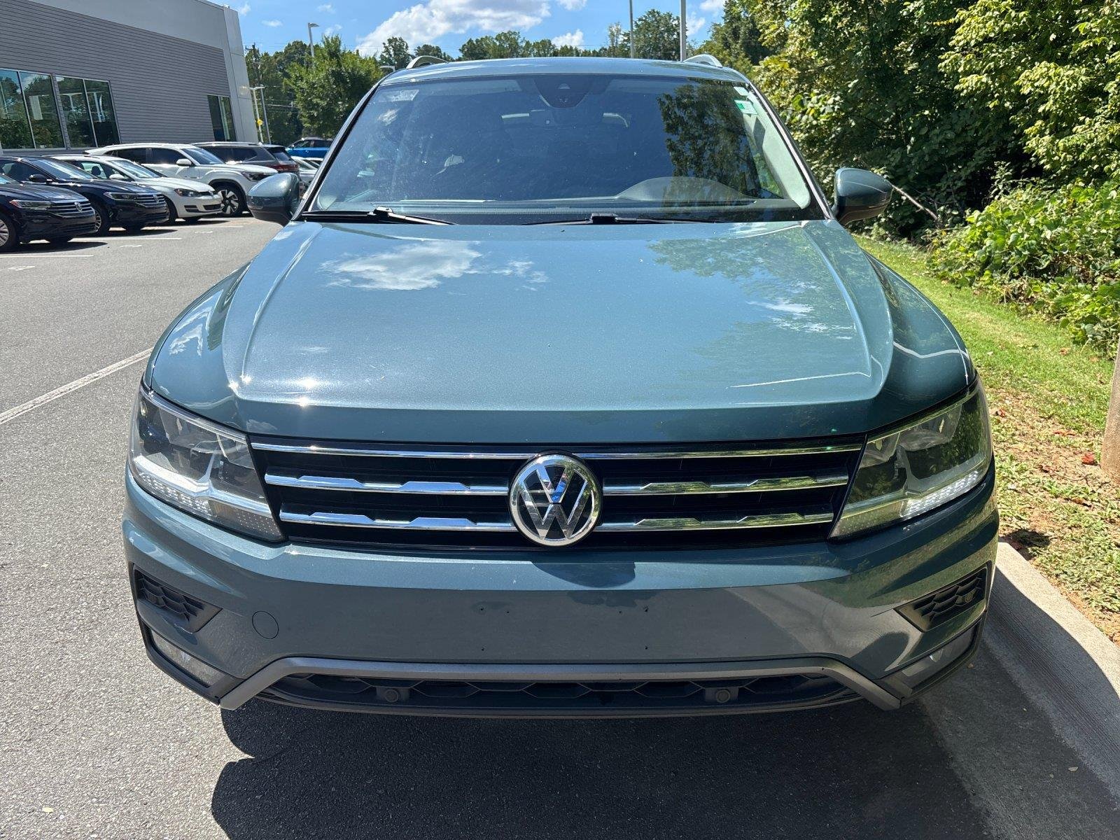 Used 2020 Silk Blue Metallic Volkswagen SEL image 8