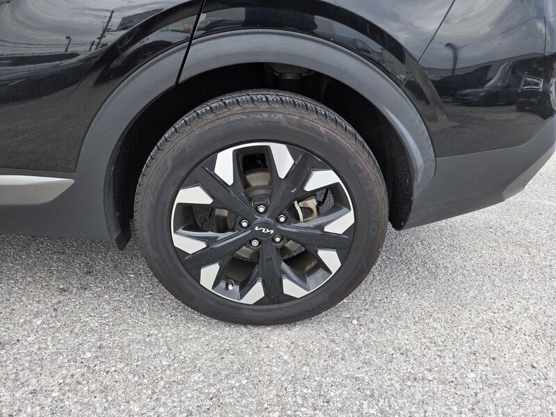 Used 2023 Black Kia X-Line image 24