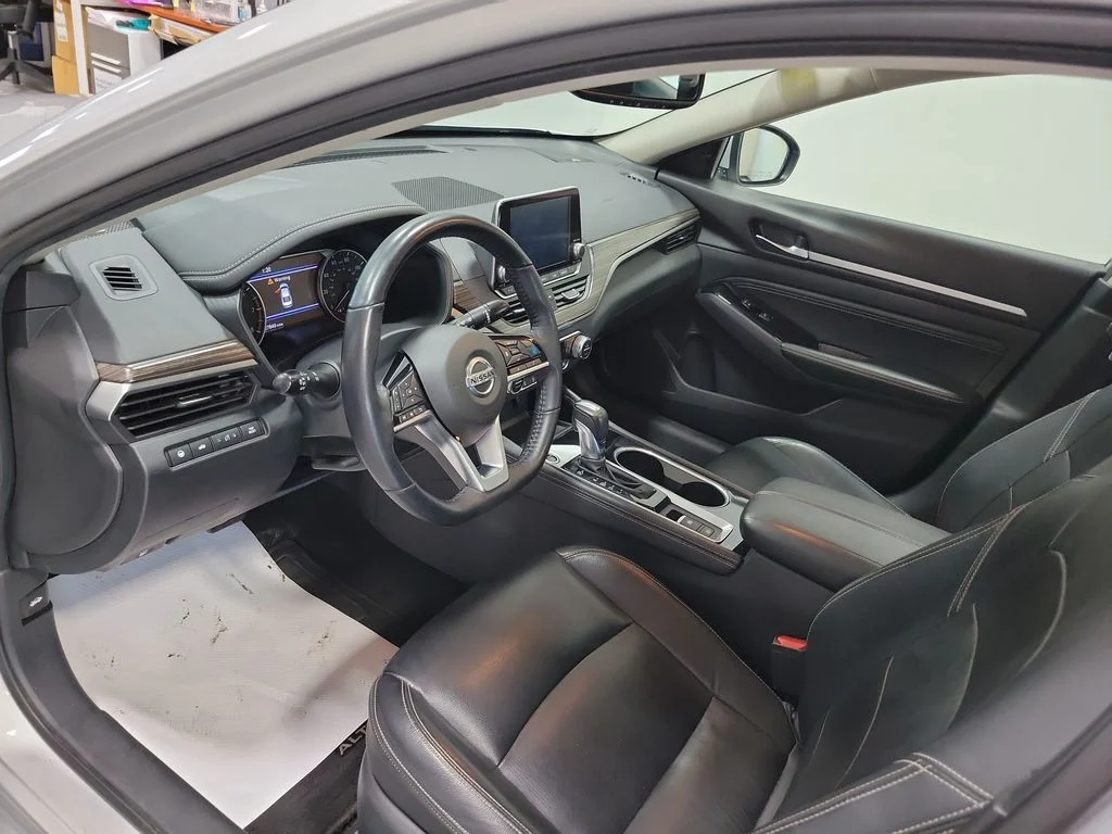 Used 2020 Silver Nissan 2.5 SL image 28