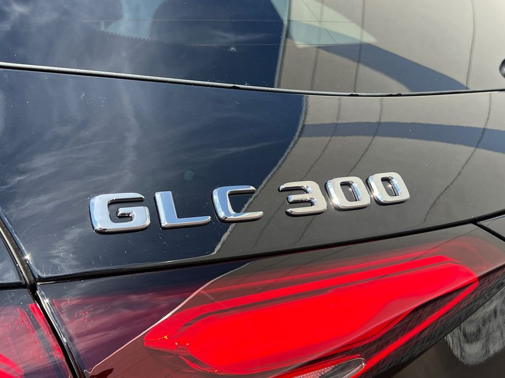 New 2027 Black Mercedes-Benz GLC 300 image 26