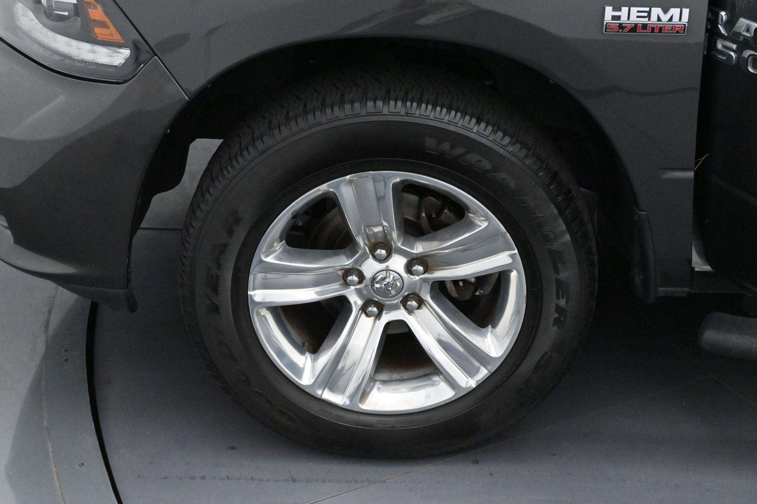 Used 2017 Granite Crystal Metallic Clearcoat Ram Sport image 30