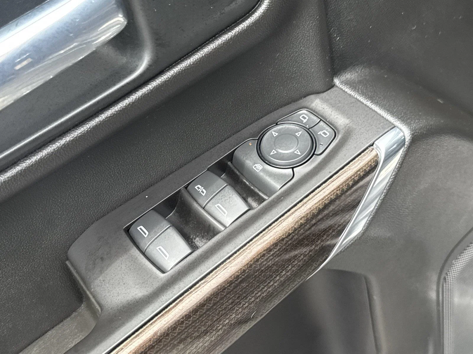 Used 2021 BLACK Chevrolet LT image 17