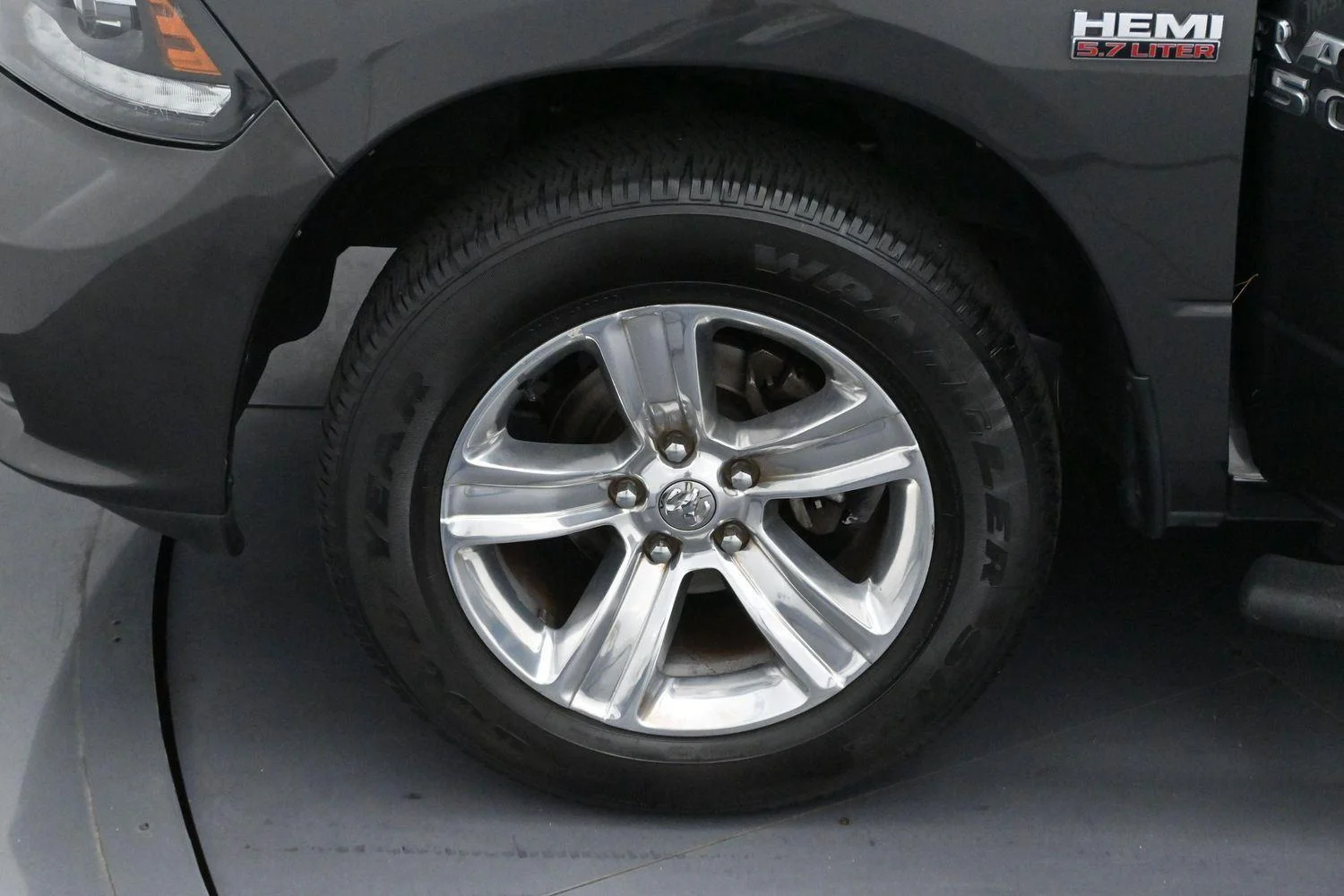 Used 2017 Granite Crystal Metallic Clearcoat Ram Sport image 30