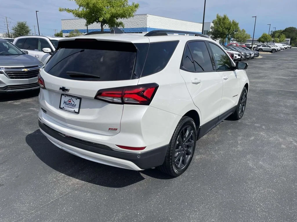 Used 2022 IRIDESCENT PEARL TRICOAT Chevrolet RS image 6