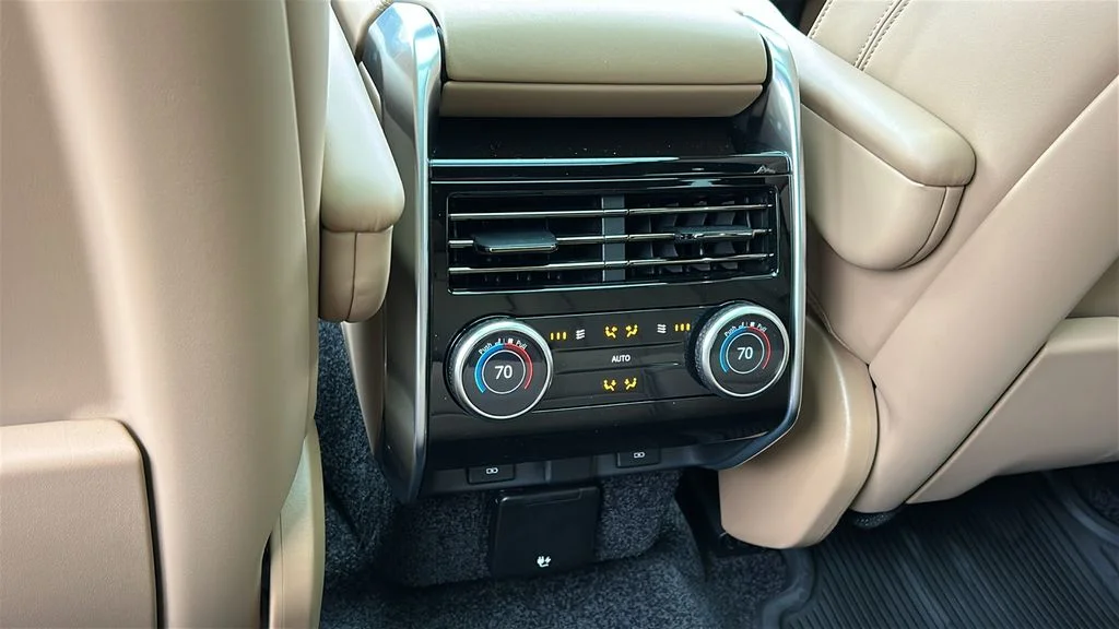 2026 Land Rover Range Rover SE - Photo 24