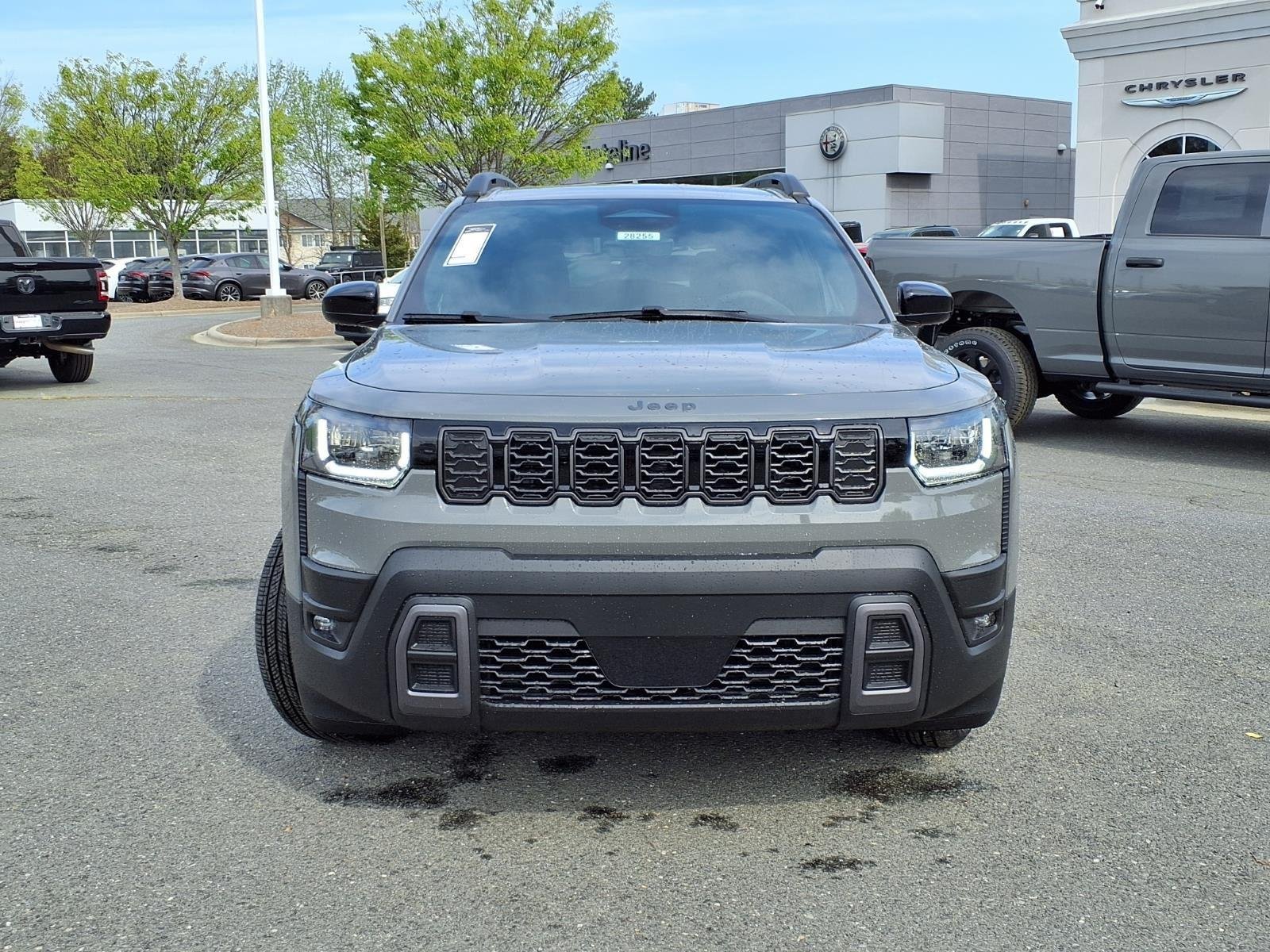 New 2026 Sting-Gray Clear-Coat Exterior Paint Jeep Laredo image 8