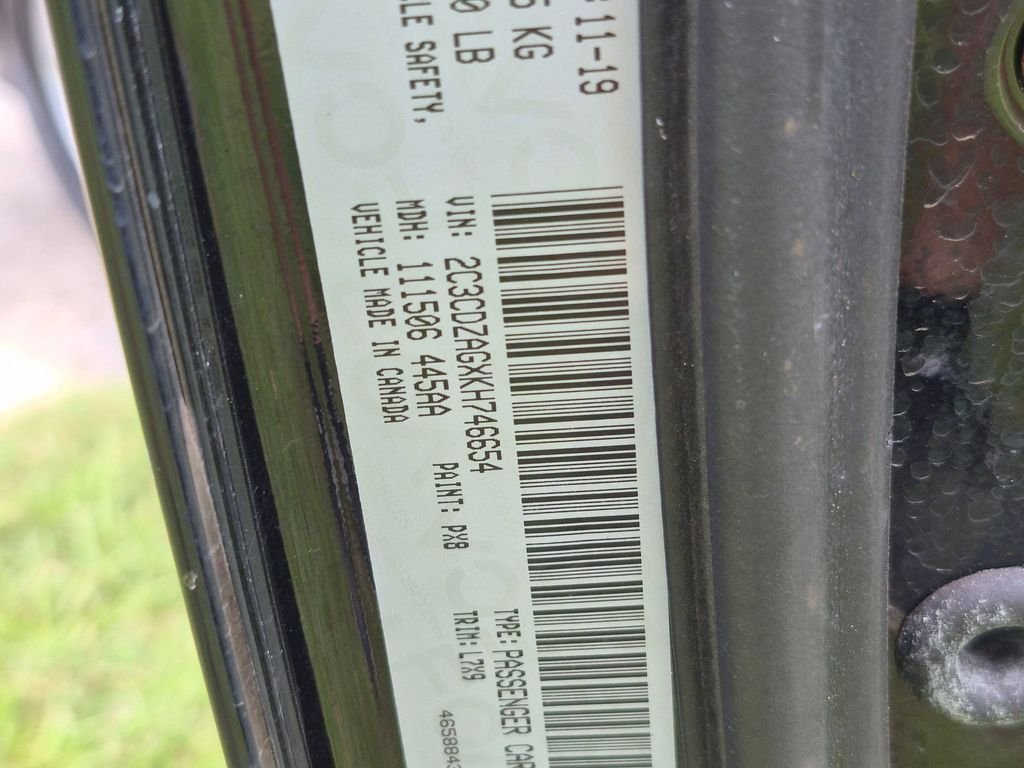 Used 2019 Black Dodge SXT image 27