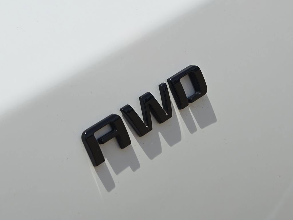 New 2024 Summit White Chevrolet 2FL Police image 21