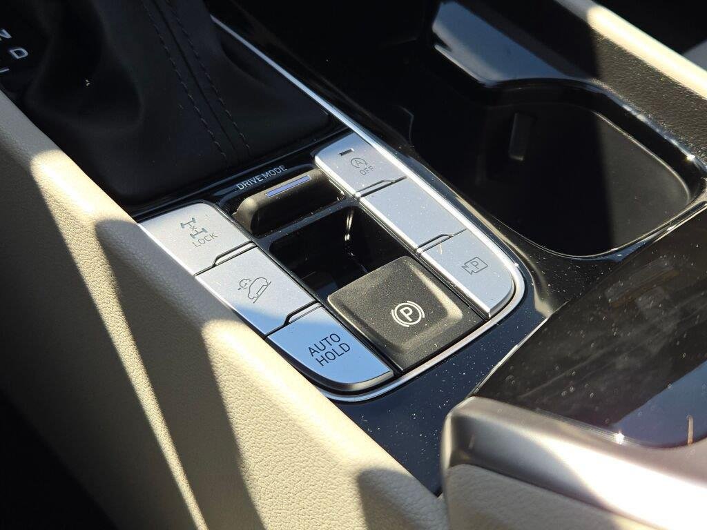 New 2026 Shimmering Silver Hyundai SEL Premium AWD image 25