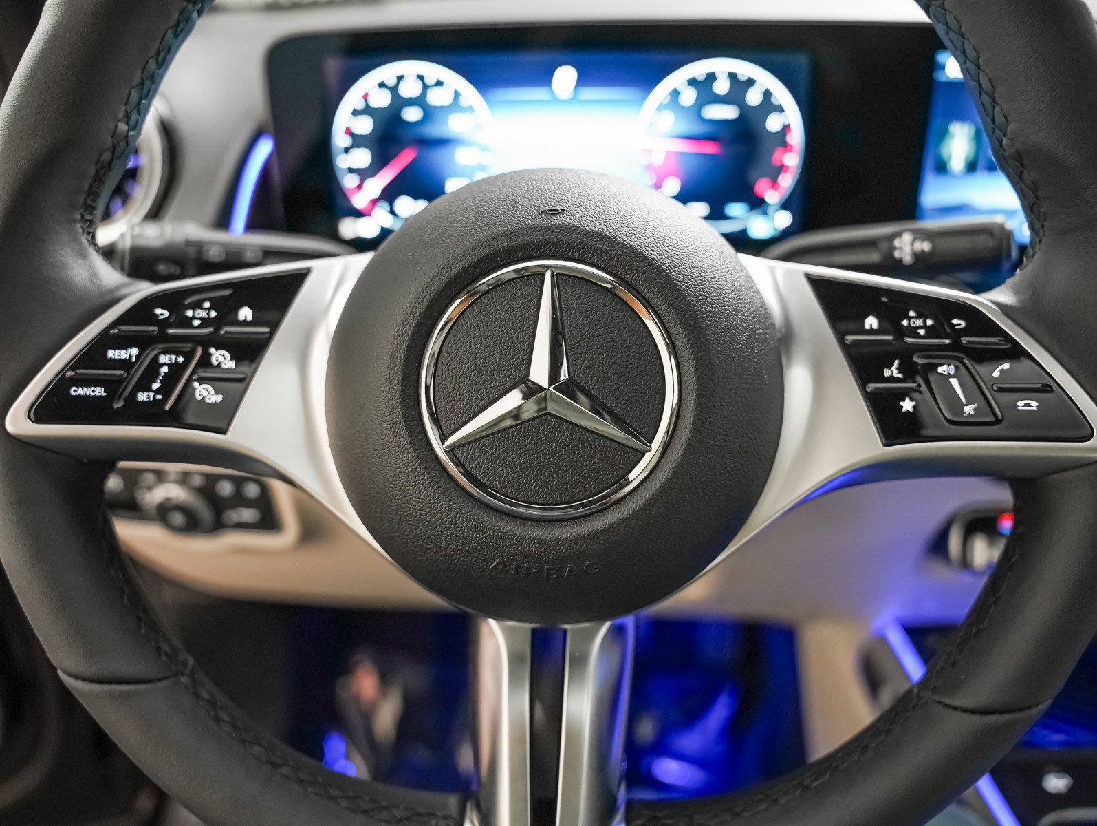 New 2026 Night Black Mercedes-Benz GLB 250 image 15