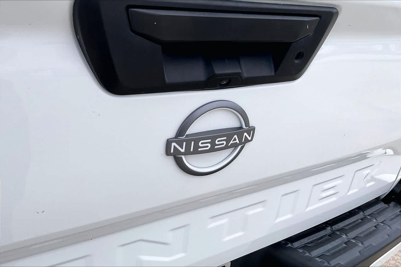 Used 2023 Glacier White Nissan SV image 30