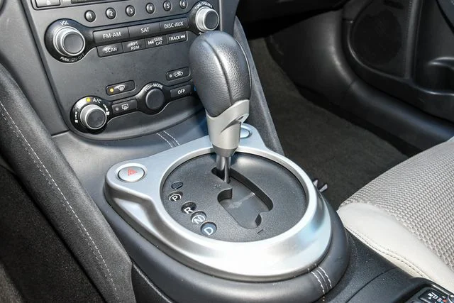 Used 2014 White Nissan Touring image 34