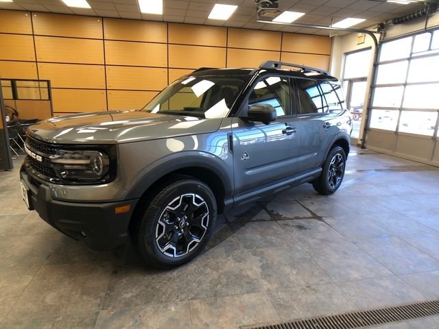 New 2025 Carbonized Gray Metallic Ford Outer Banks® image 3