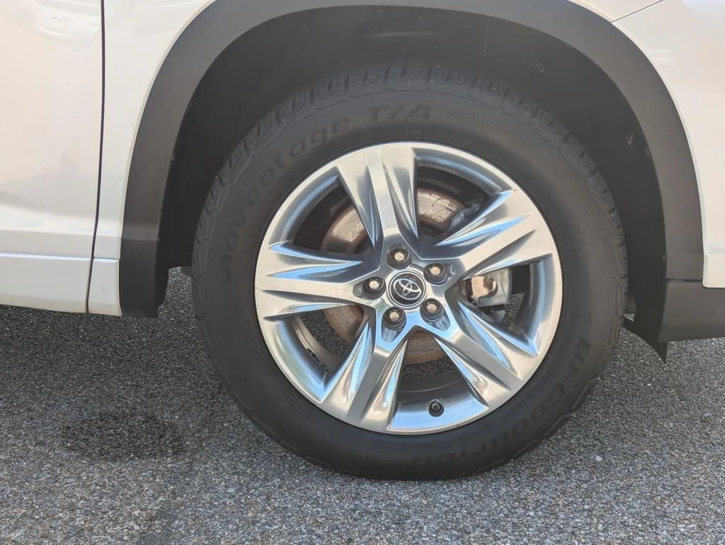 Used 2018 White Toyota Limited image 85
