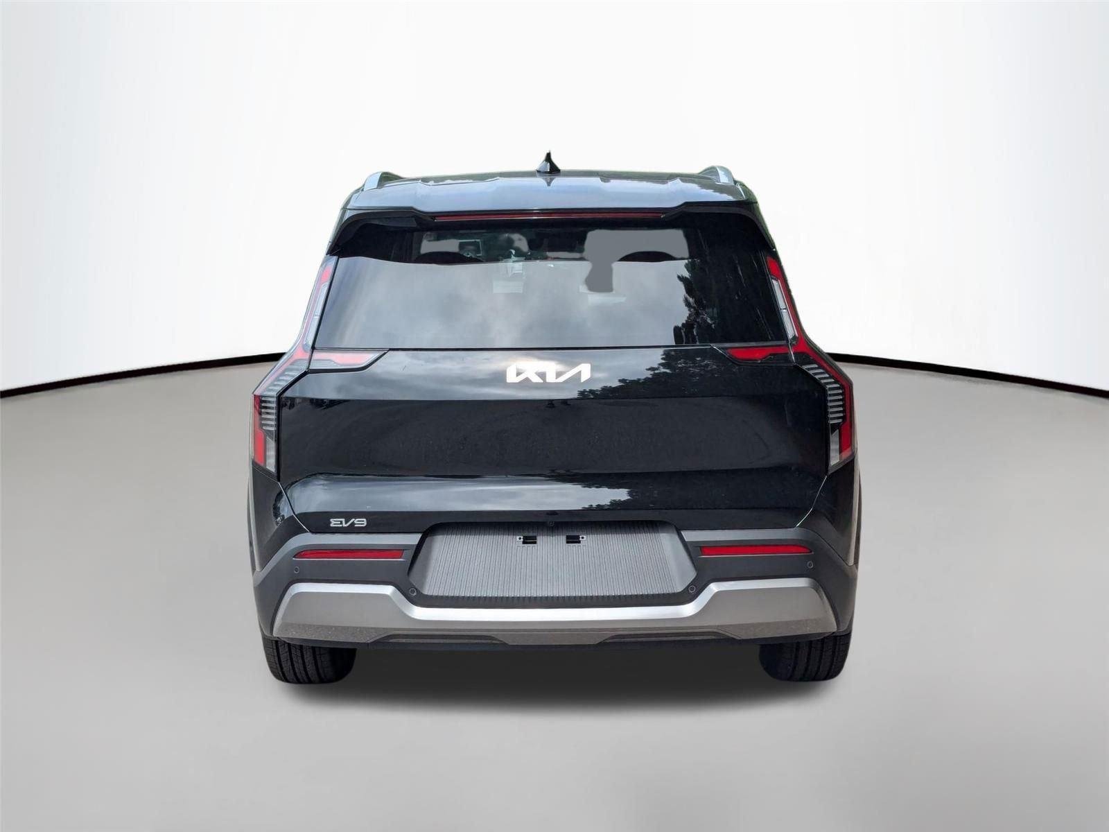 New 2026 EBONY BLACK KIA WIND image 7