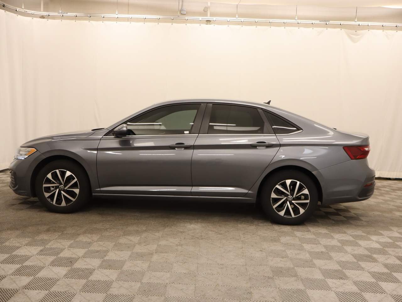 3VW5M7BU2RM080248
