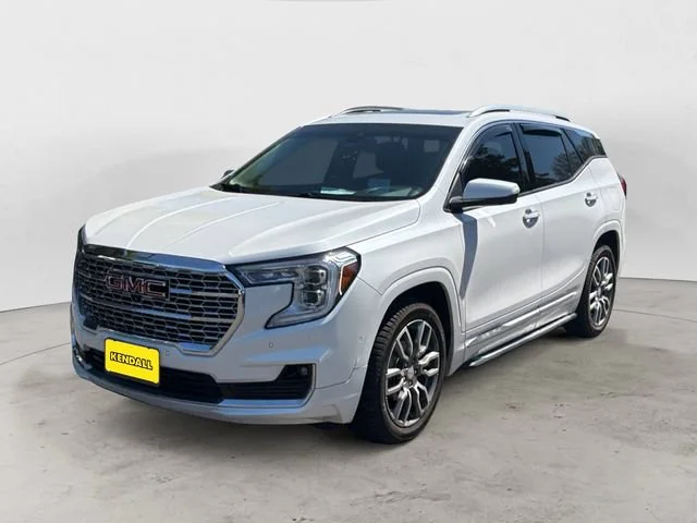 Used 2022 White Frost Tricoat GMC Denali image 1