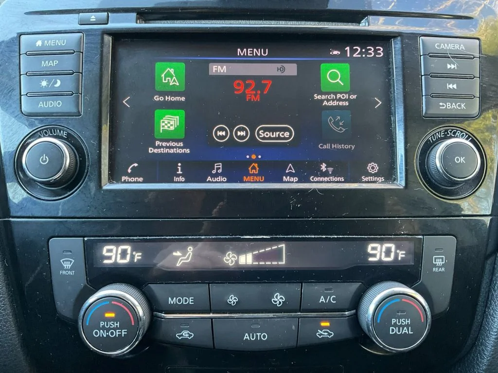 Used 2020 Black Nissan SL image 12