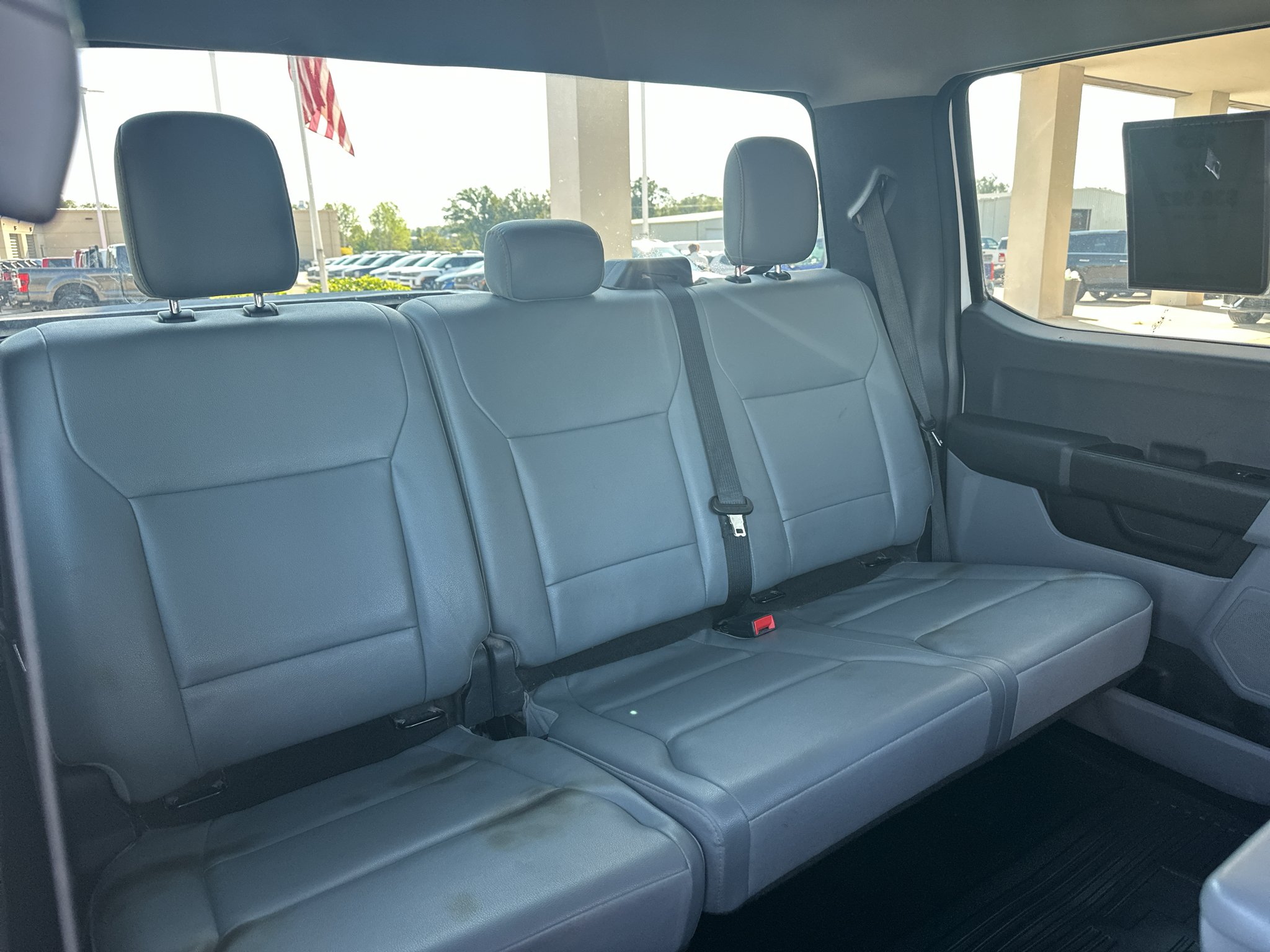 Used 2023 Oxford White Ford XL image 32