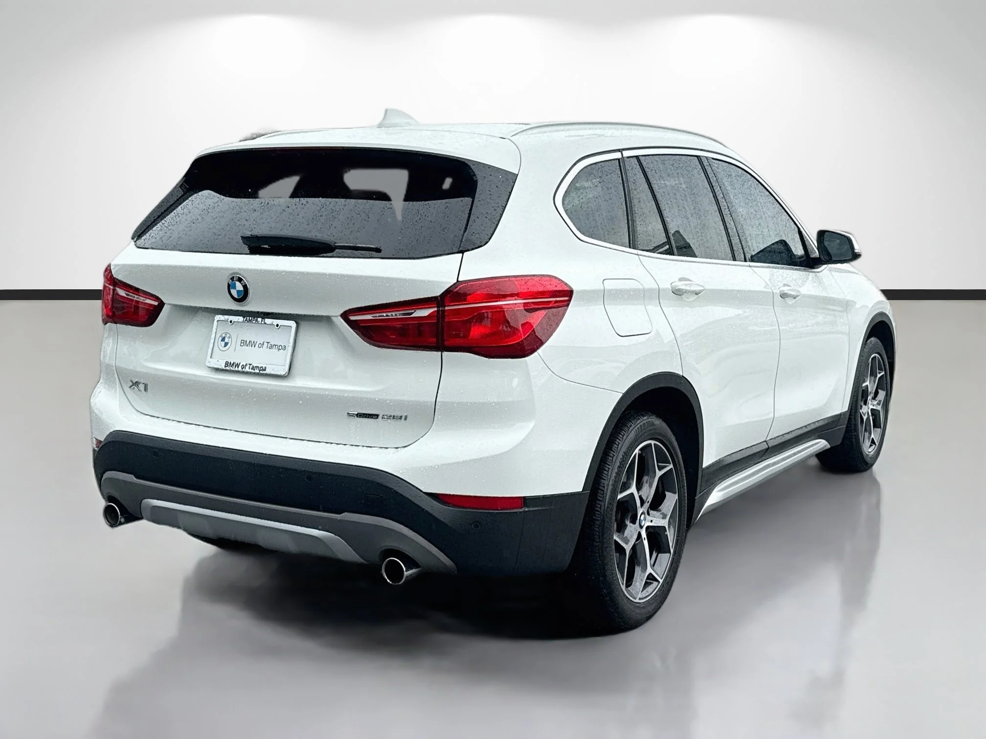 Used 2019 Alpine White BMW sDrive28i image 3
